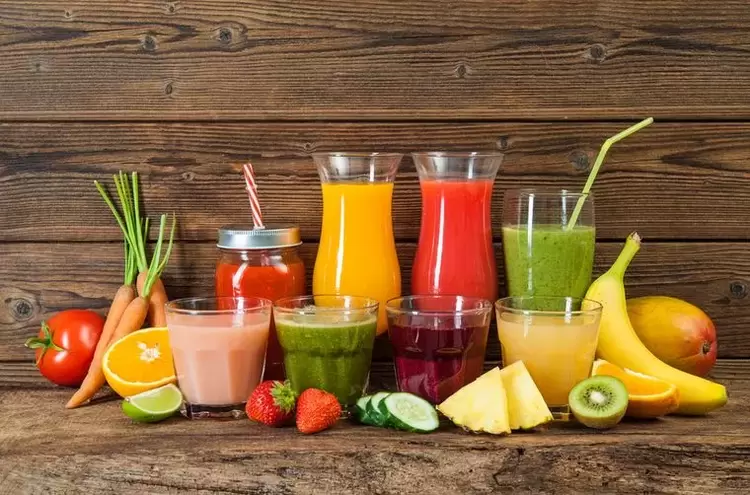 sucos de frutas e vegetais para uma dieta de bebidas