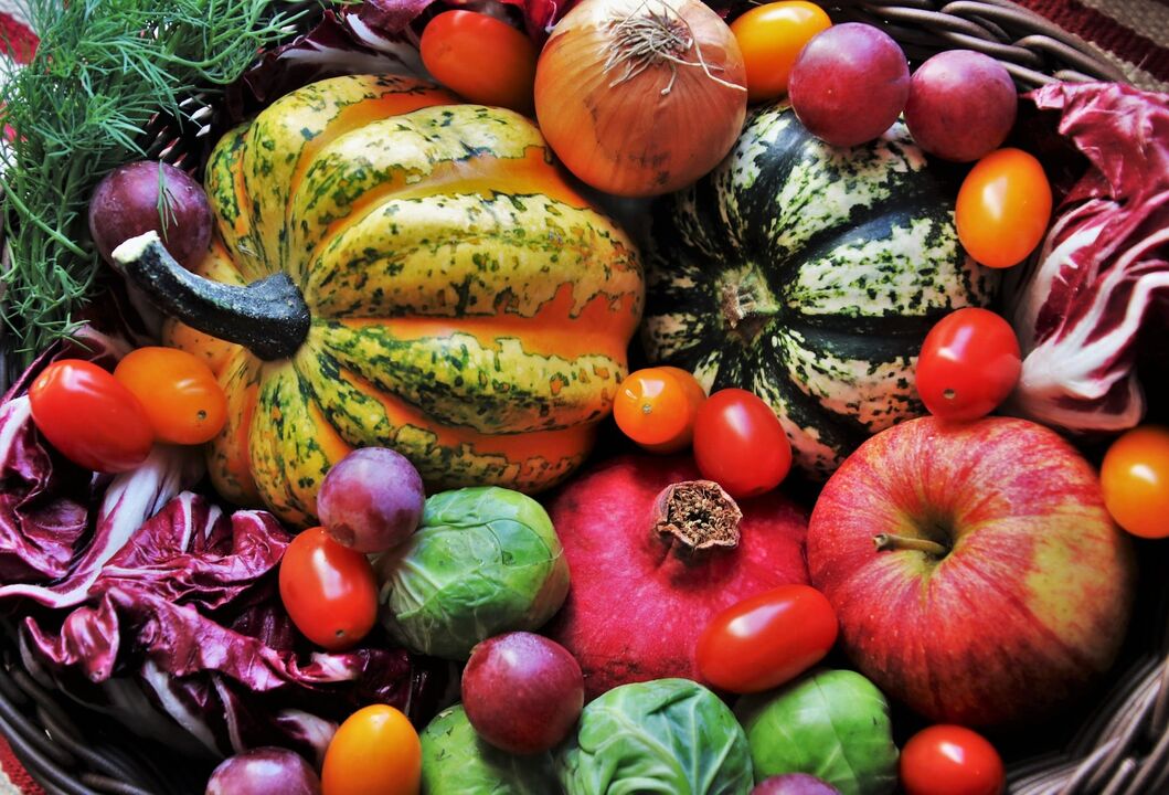 A dieta das pessoas com tipo sanguíneo II deve ser composta por vegetais e frutas. 
