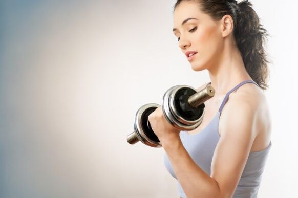 Exercícios físicos com halteres ajudarão no processo de perda de peso de 5 kg em 7 dias