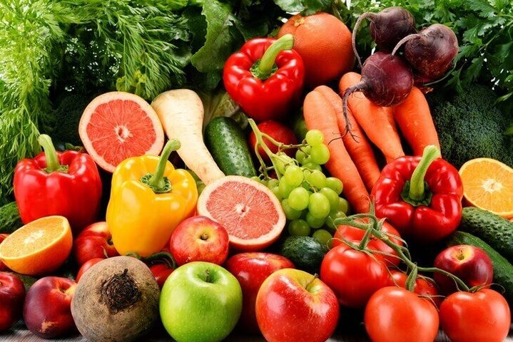 Sua dieta diária para perda de peso pode incluir a maioria dos vegetais e frutas